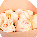 Букет 11 белых роз Эквадор в крафте 50/60 см