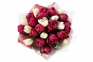 Букет 25 королевских тюльпанов, малиновый микс