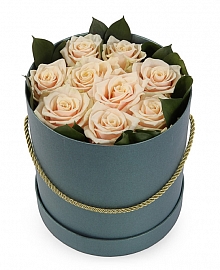 Букет 9 роз Талея в шляпной коробке