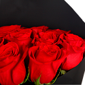 Букет 11 красных роз Эквадор в крафте 50/60 см