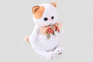 Кошка Ли-Ли с цветами из шелка