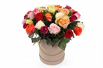Букет Фламандская легенда (35 роз) в шляпной коробке