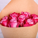 Букет 11 роз Дип Перпл Эквадор в крафте 50/60 см